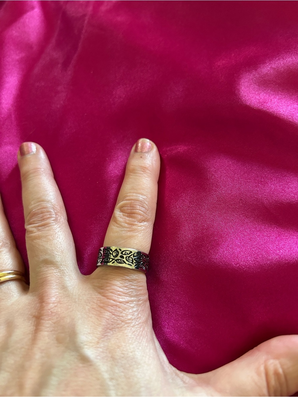 Sterling Silver Ring. Size 9. Band with Eyes